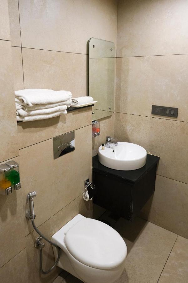 The Wallflower Hotel Kota  Esterno foto